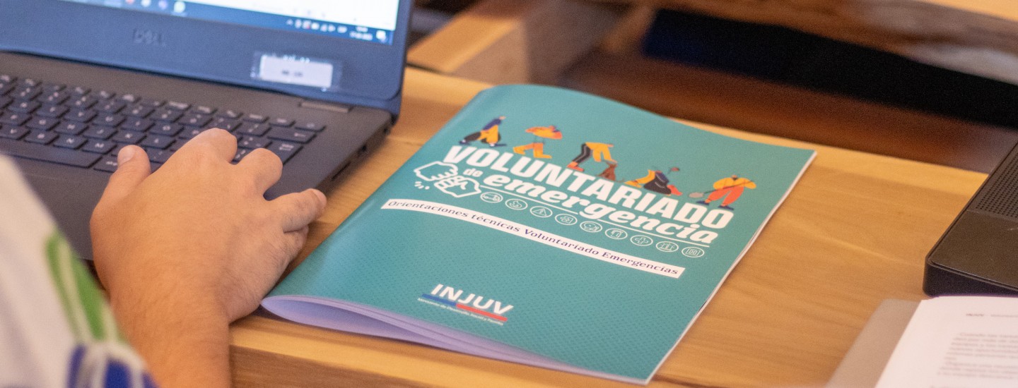 INJUV Y ORGANIZACIONES DE LA SOCIEDAD CIVIL LANZAN GUÍA DE ORIENTACIONES TÉCNICAS PARA EL VOLUNTARIADO DE EMERGENCIA